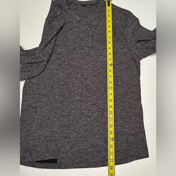 Lululemon Surge Warm Long Sleeve Top T-Shirt Men's Size Medium Heathered Black - Picture 9 of 10